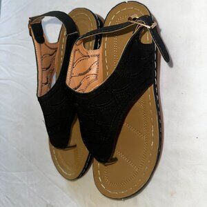 Women’s Black Buckle Thong Flat Sandals Adjustable Strap New Size 9-AC116